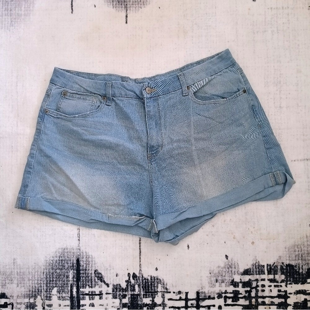 No Boundaries Denim Shorts Womens 17 Light Blue Cuffed Relaxed Casual